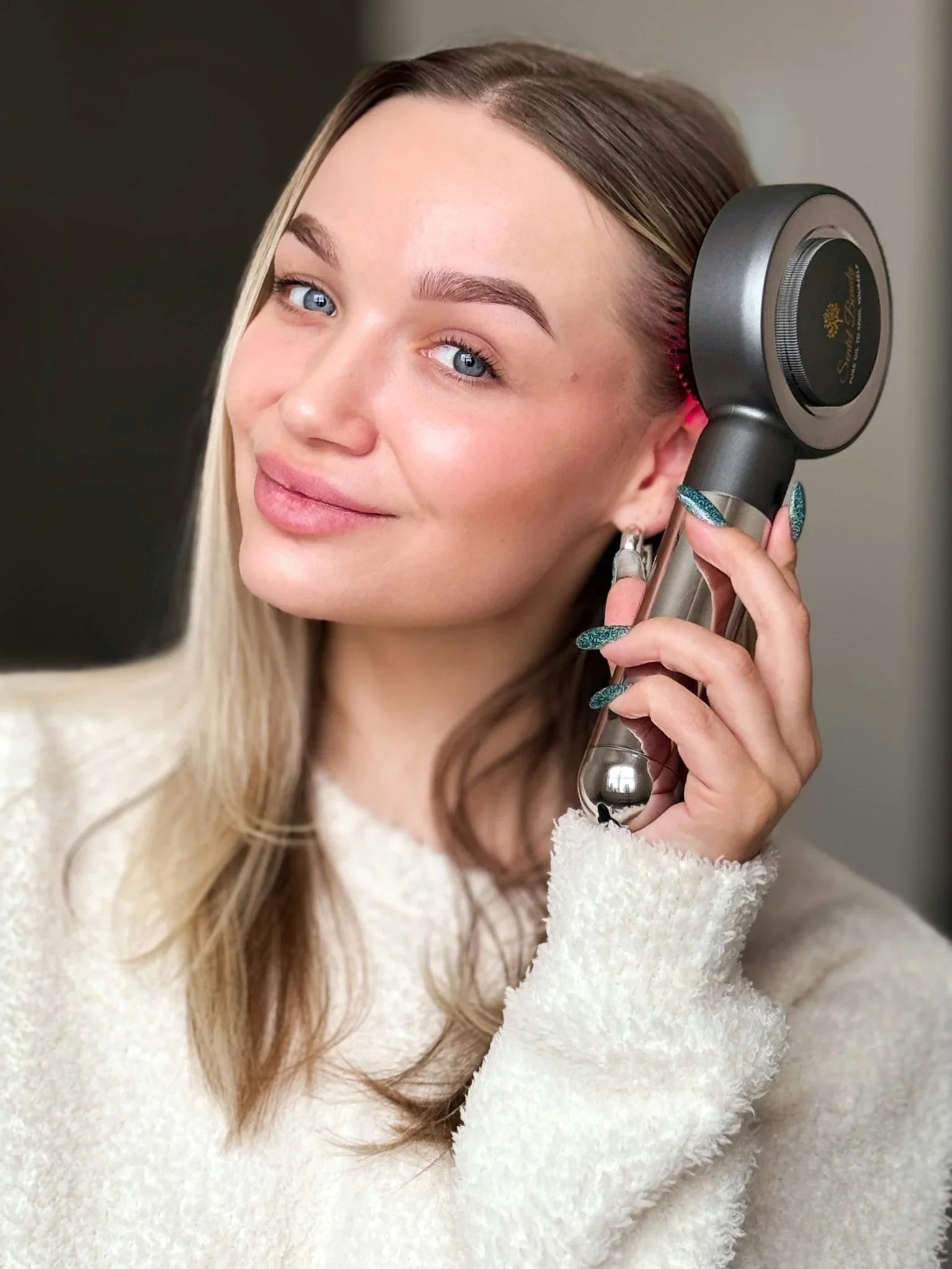 Scalp rejuvenation device